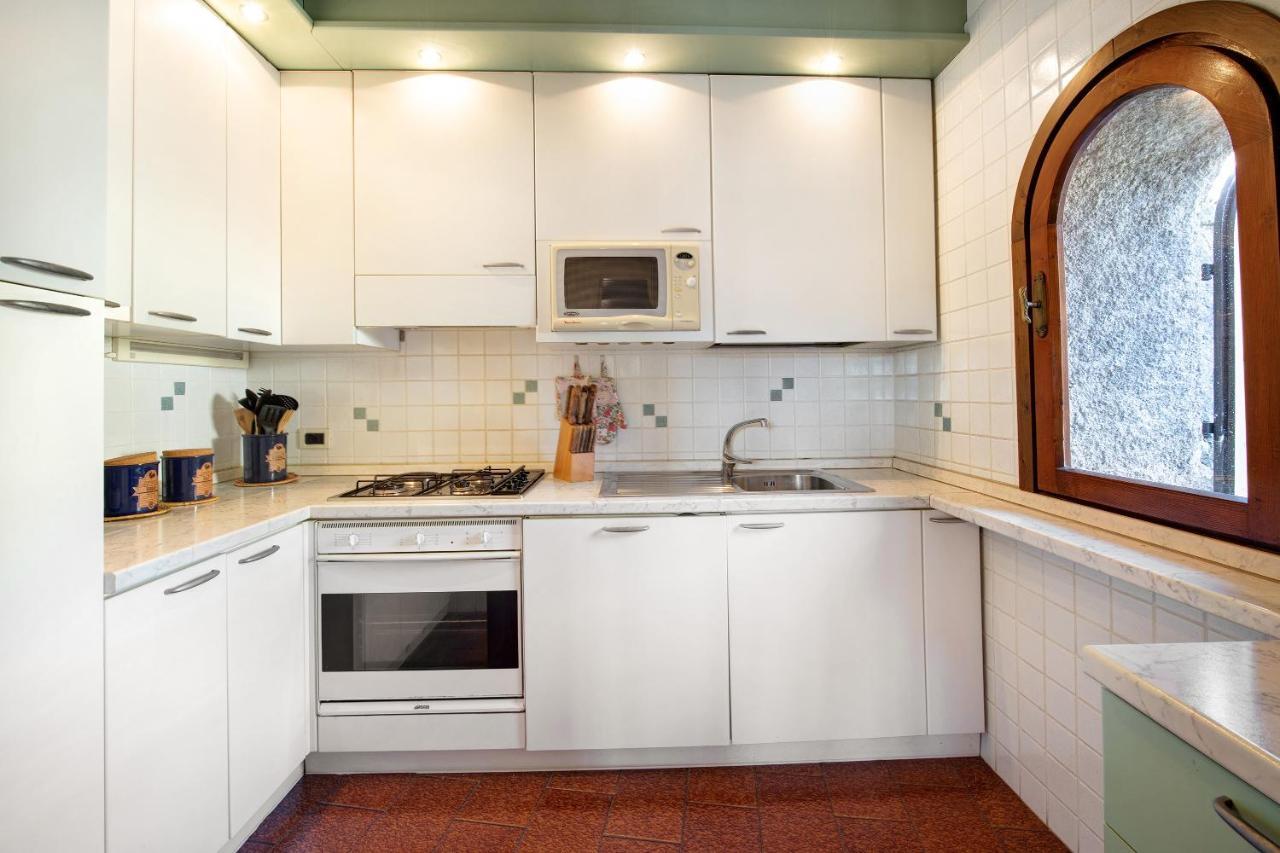 Lake View Apartment 가르도네리비에라 외부 사진